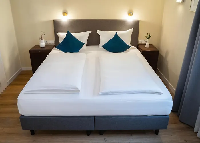 Altmuenchen By Blattl München